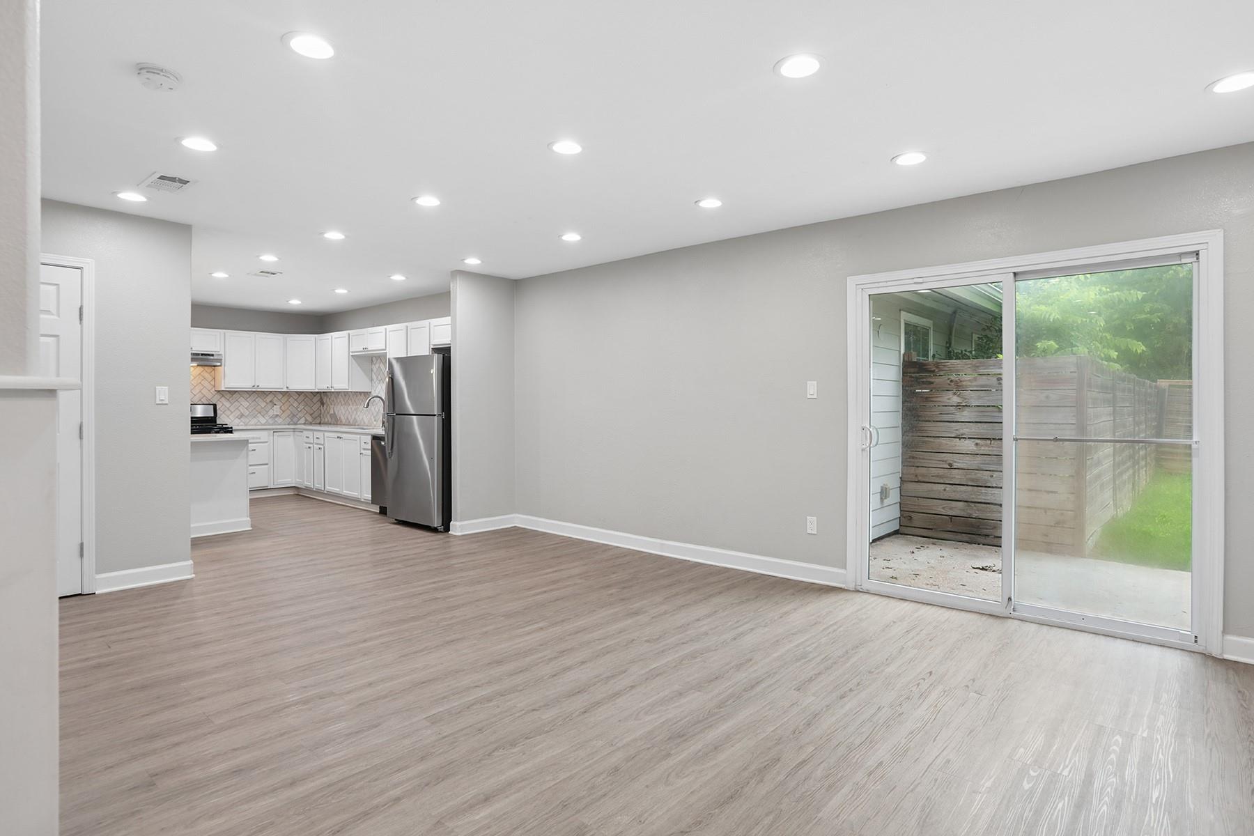 2308 Devonshire Dr #a Property Photo 3