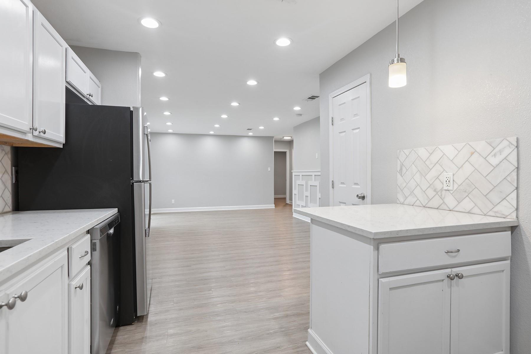 2308 Devonshire Dr #a Property Photo 6