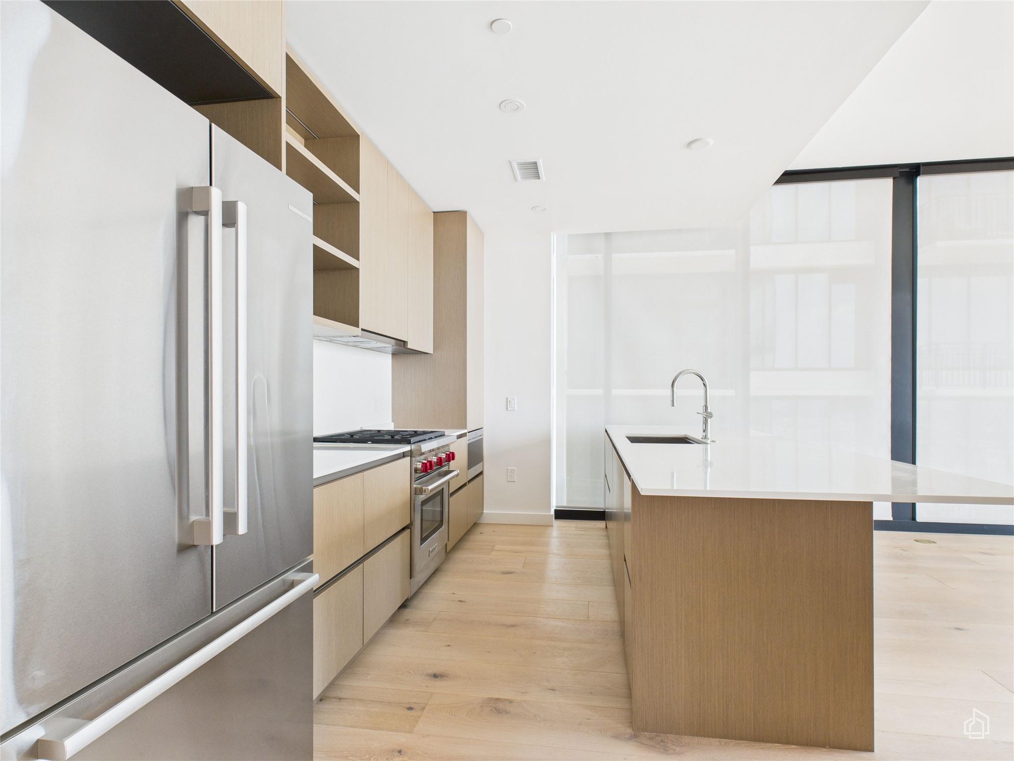 610 Davis St #2808 Property Photo 3