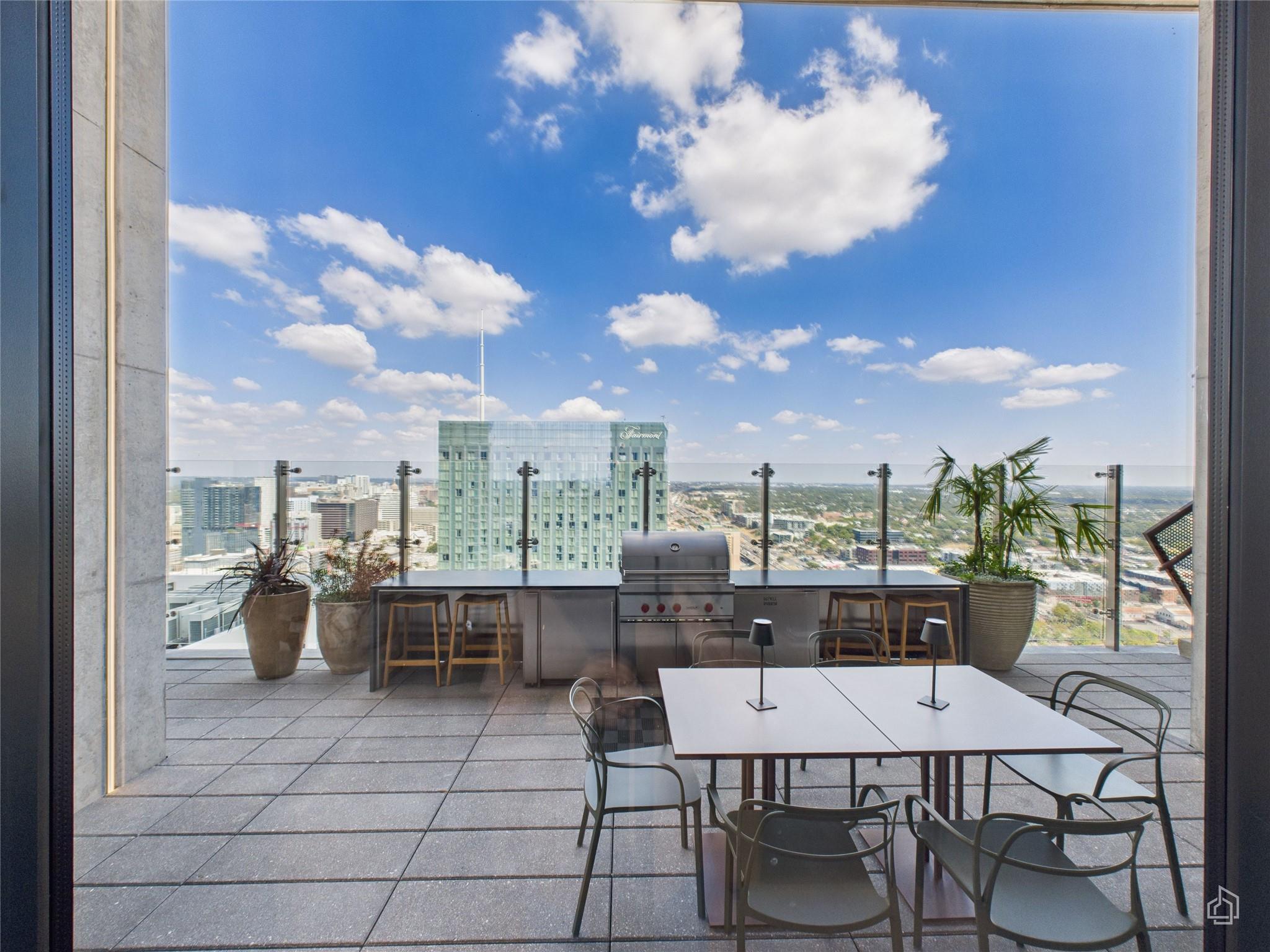 610 Davis St #2808 Property Photo 25