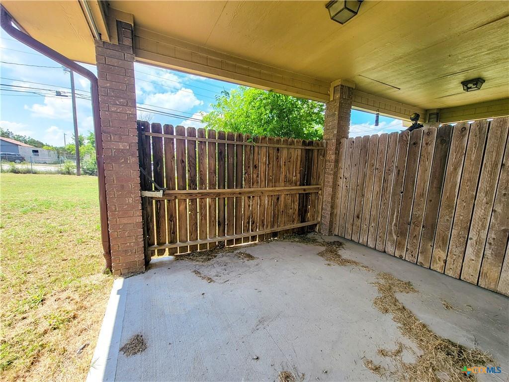 10413 Trimmier Rd Property Photo 8