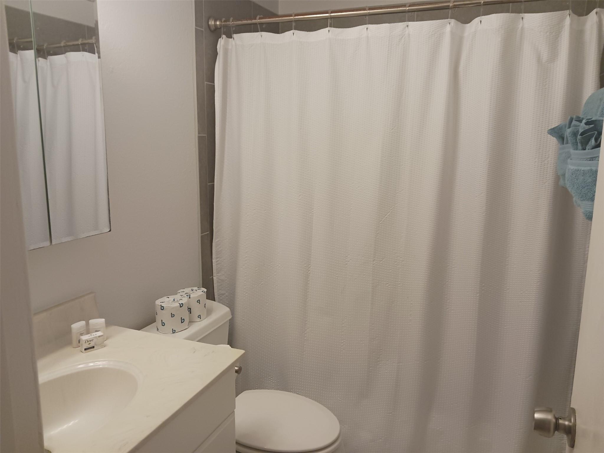 2425 Ashdale Dr 90 Property Photo 6