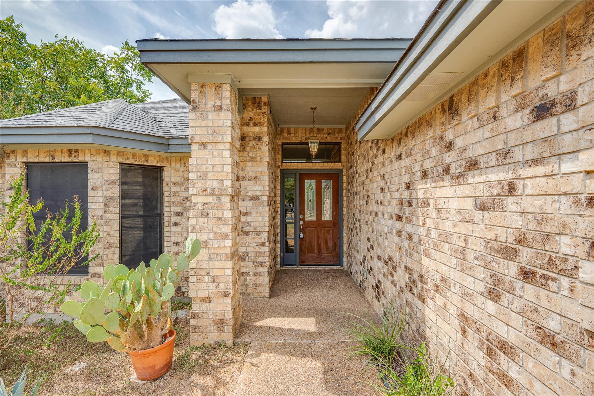 13102 Villa Park Dr Property Photo 2
