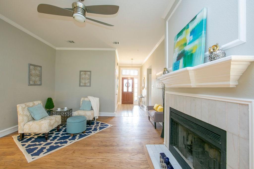 13102 Villa Park Dr Property Photo 4