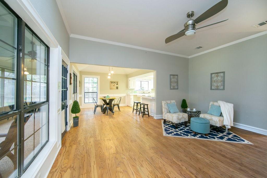 13102 Villa Park Dr Property Photo 6