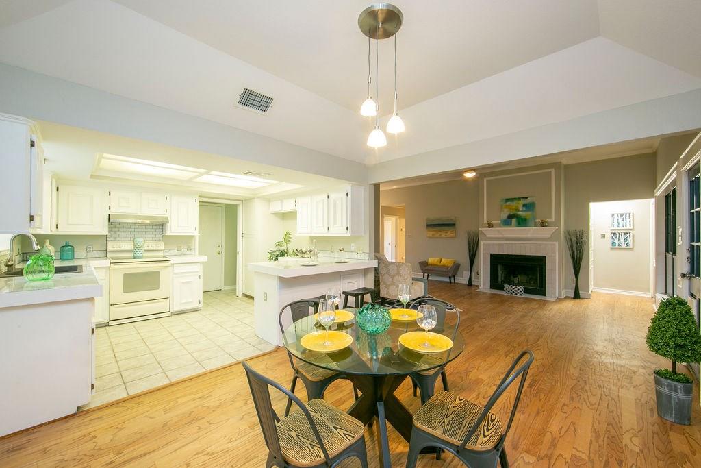 13102 Villa Park Dr Property Photo 13