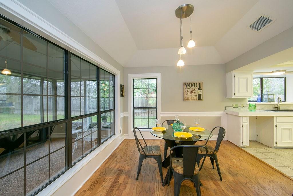 13102 Villa Park Dr Property Photo 14