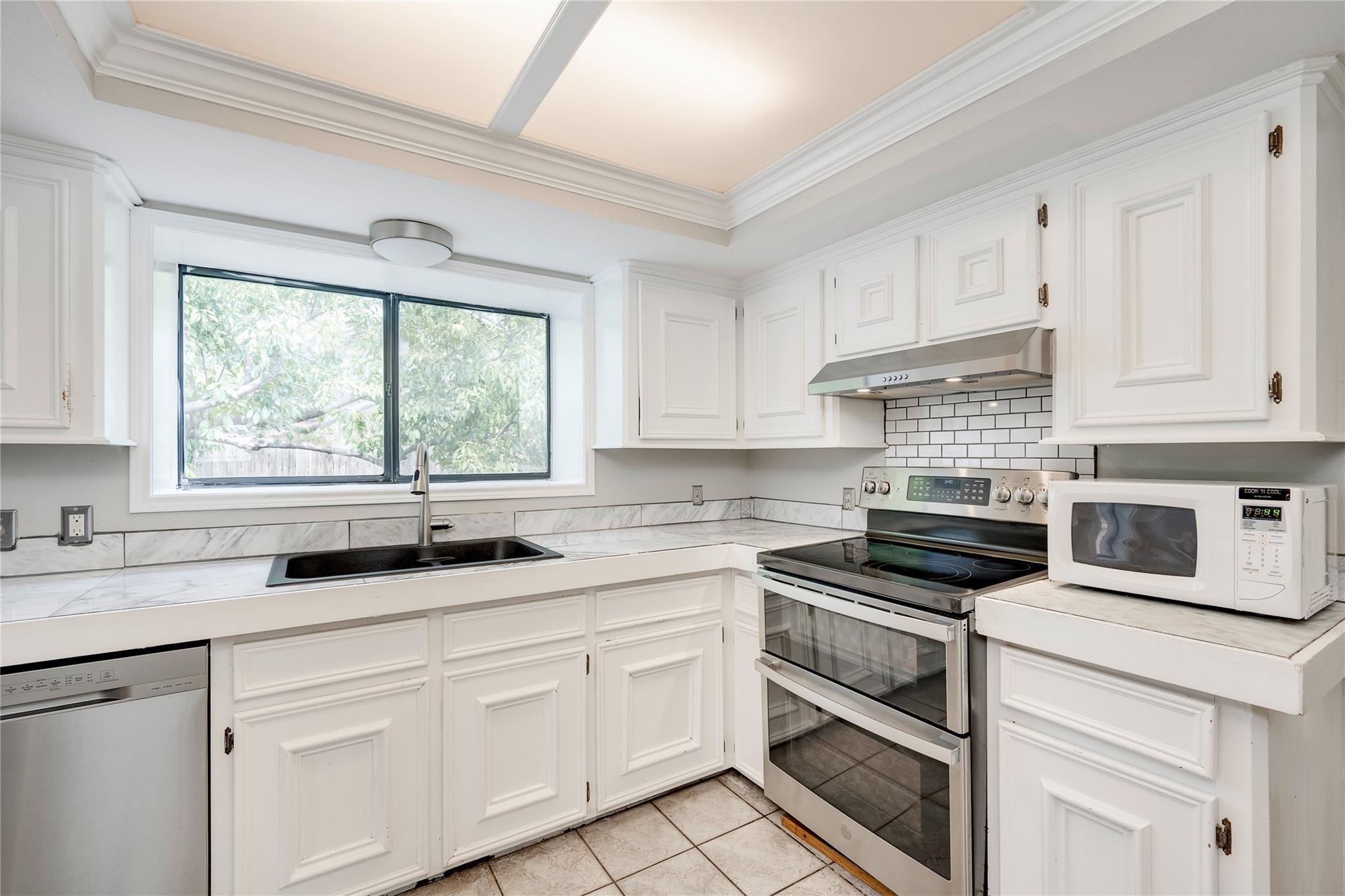 13102 Villa Park Dr Property Photo 14