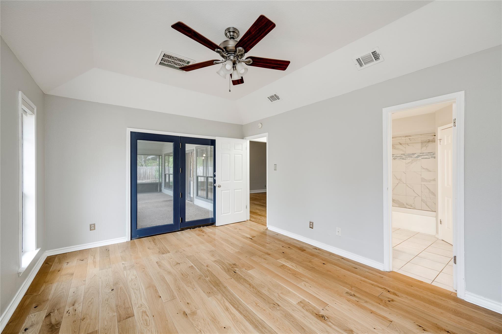 13102 Villa Park Dr Property Photo 17