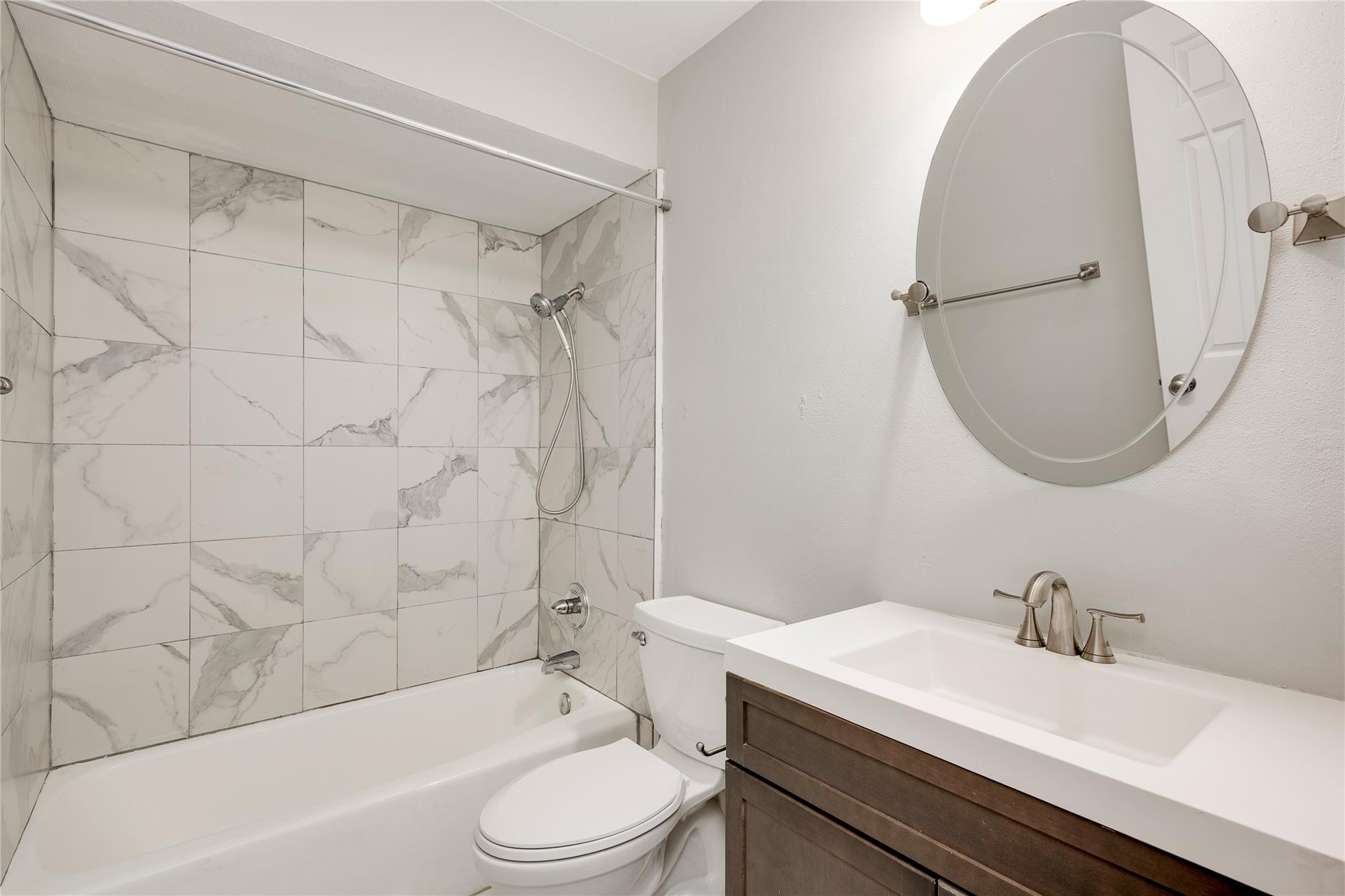 13102 Villa Park Dr Property Photo 19