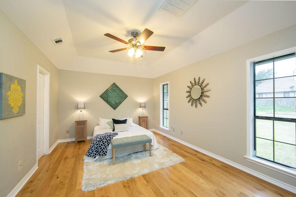 13102 Villa Park Dr Property Photo 23