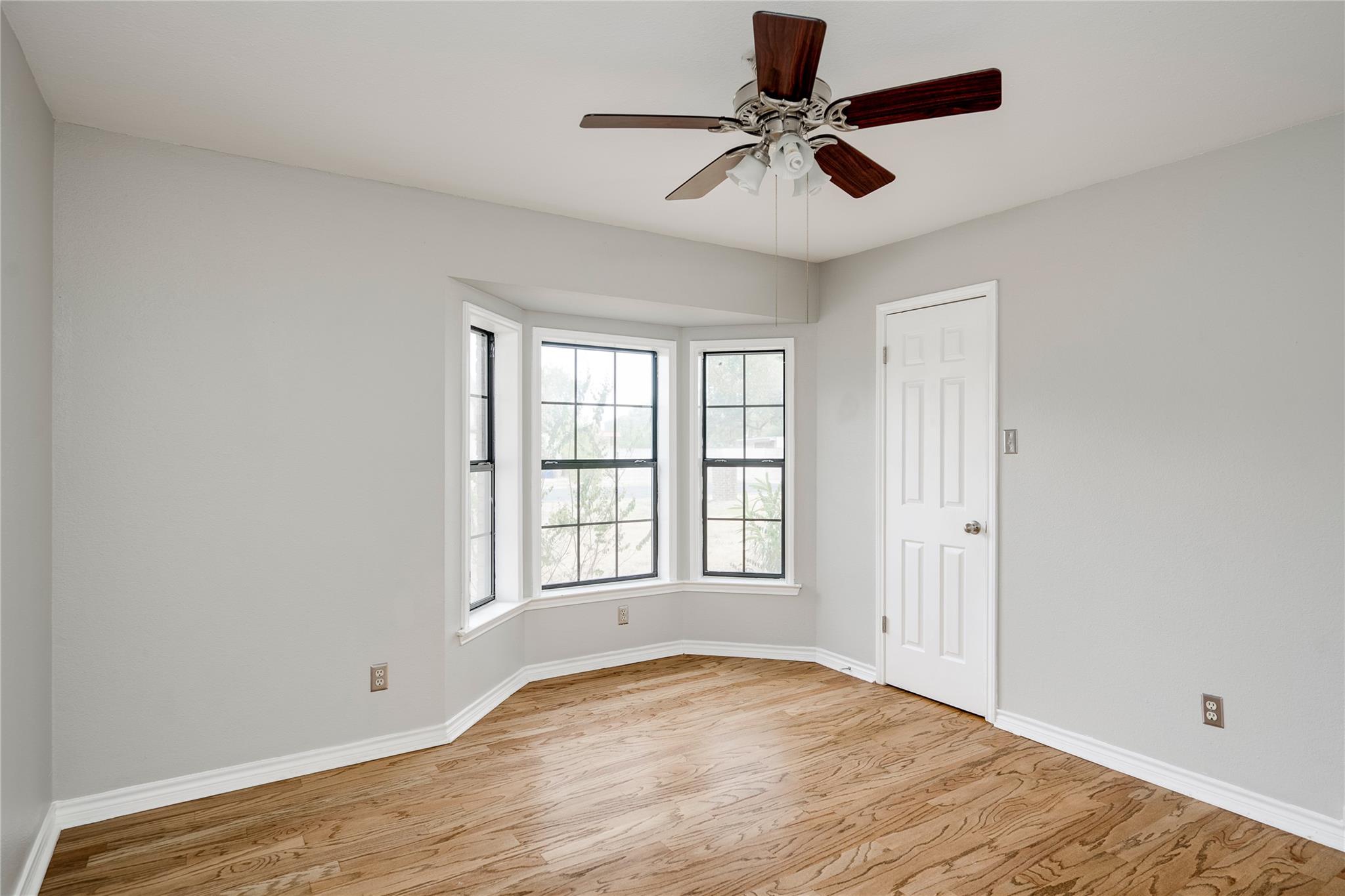 13102 Villa Park Dr Property Photo 23