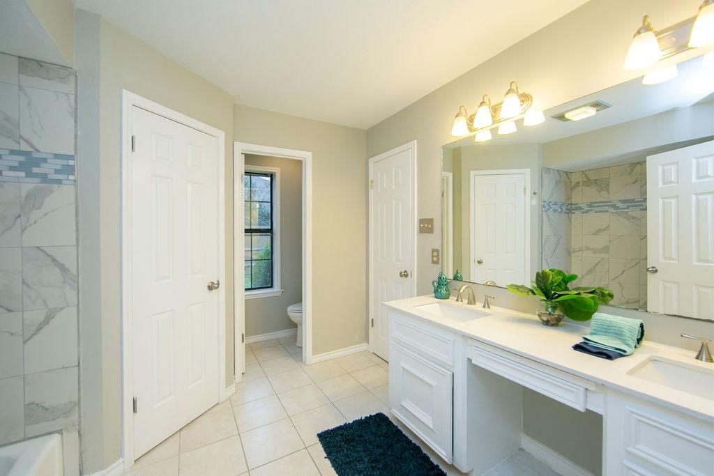 13102 Villa Park Dr Property Photo 24