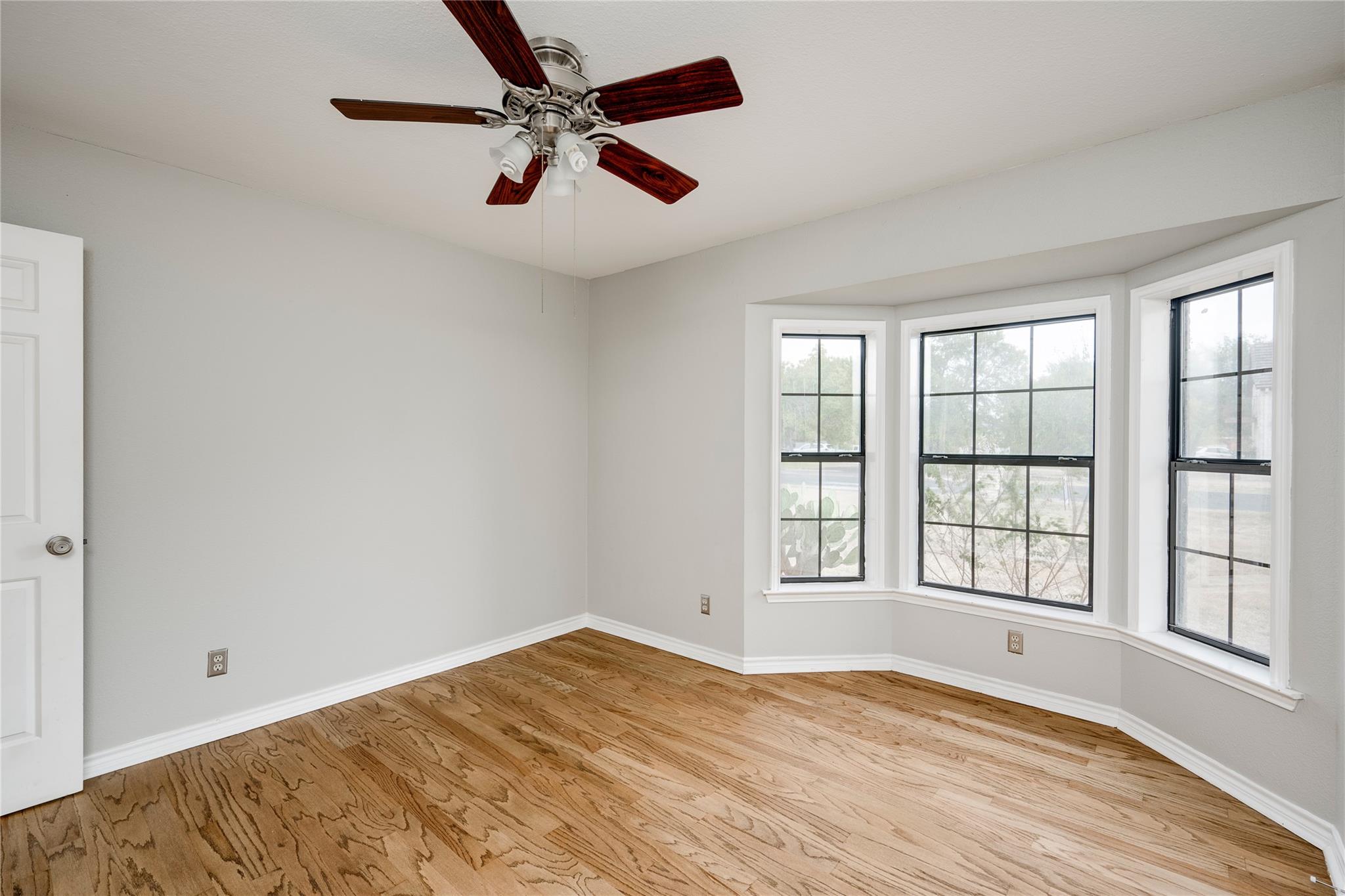 13102 Villa Park Dr Property Photo 24