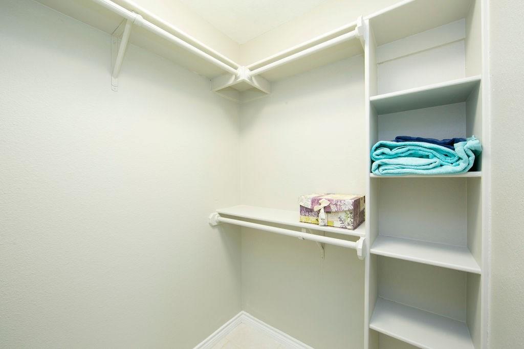 13102 Villa Park Dr Property Photo 28
