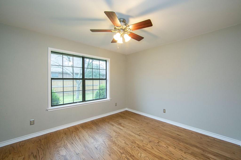 13102 Villa Park Dr Property Photo 33