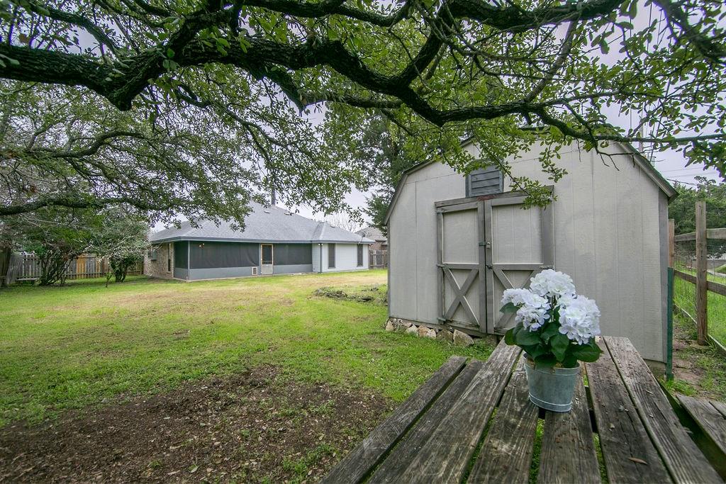 13102 Villa Park Dr Property Photo 36