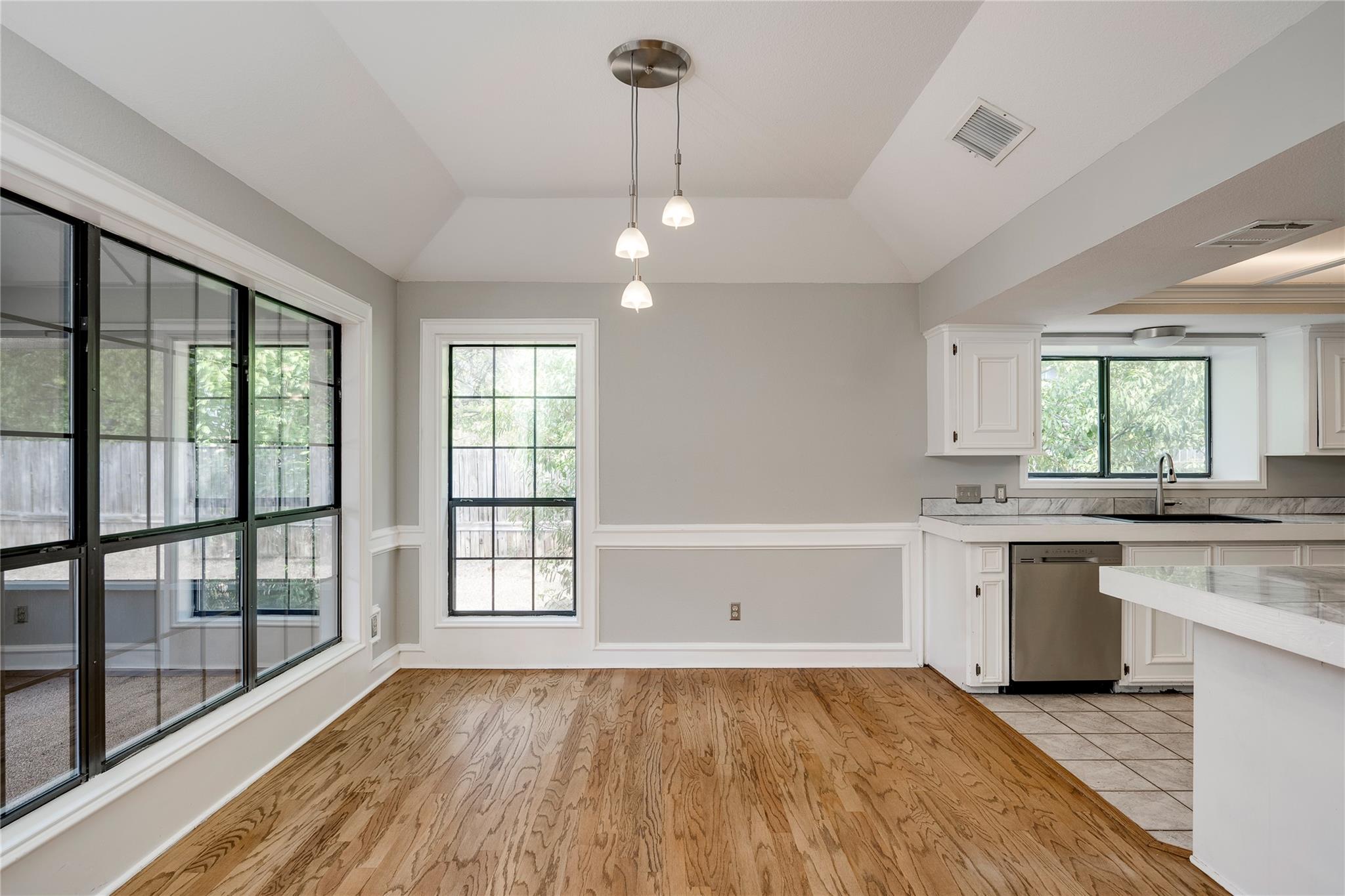 13102 Villa Park Dr Property Photo 37