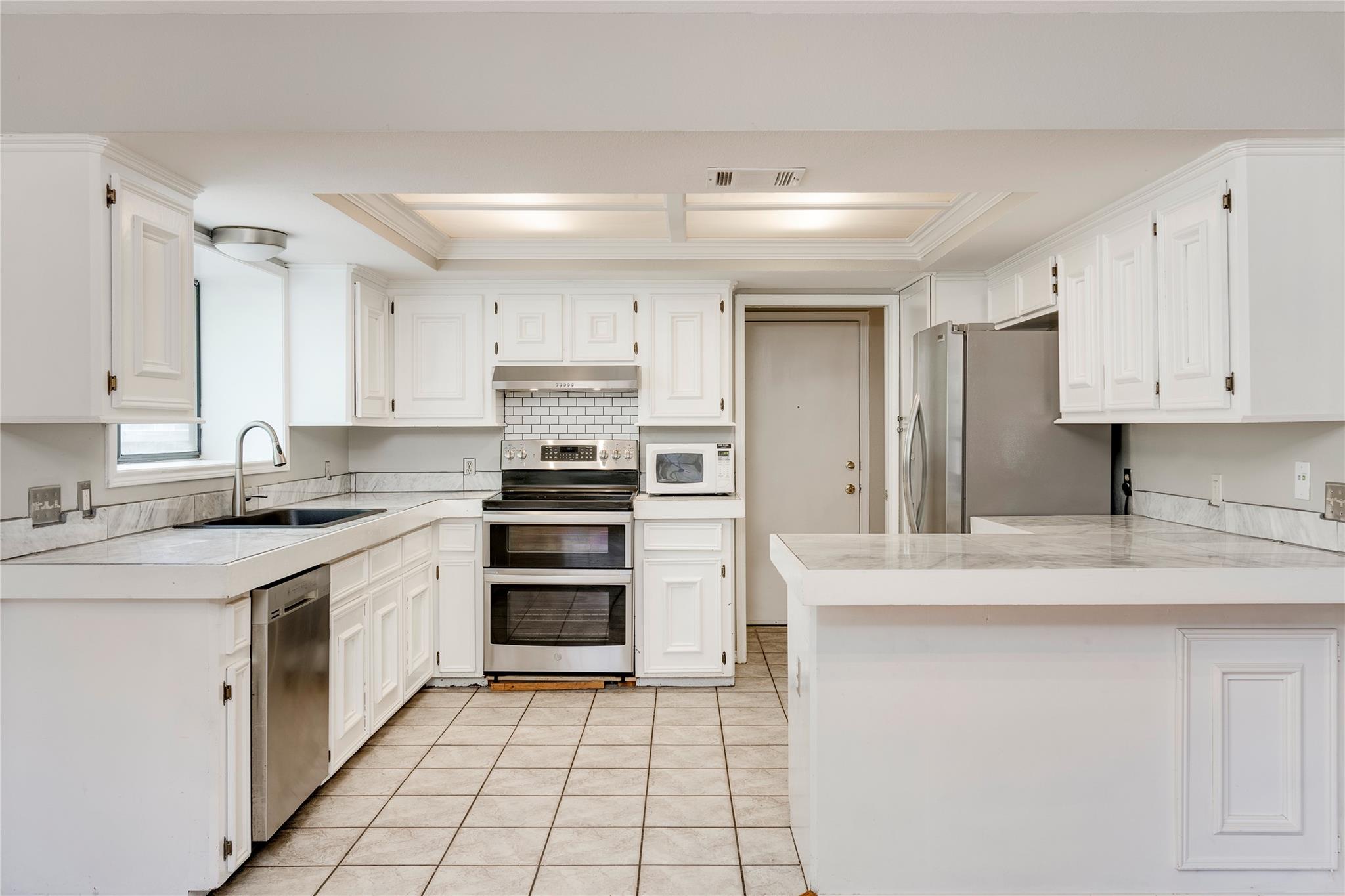 13102 Villa Park Dr Property Photo 39