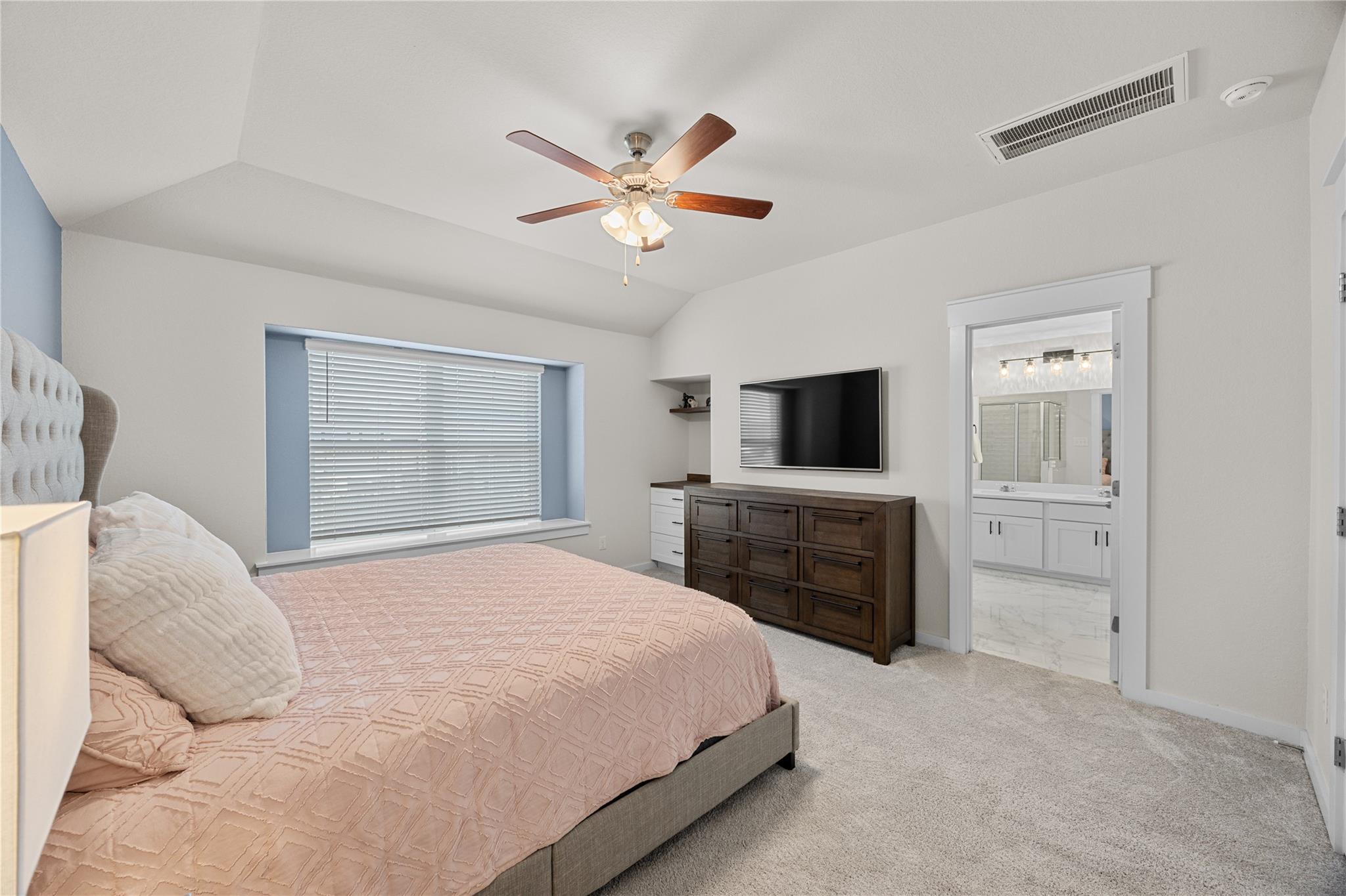 1512 Honaker Way Property Photo 17