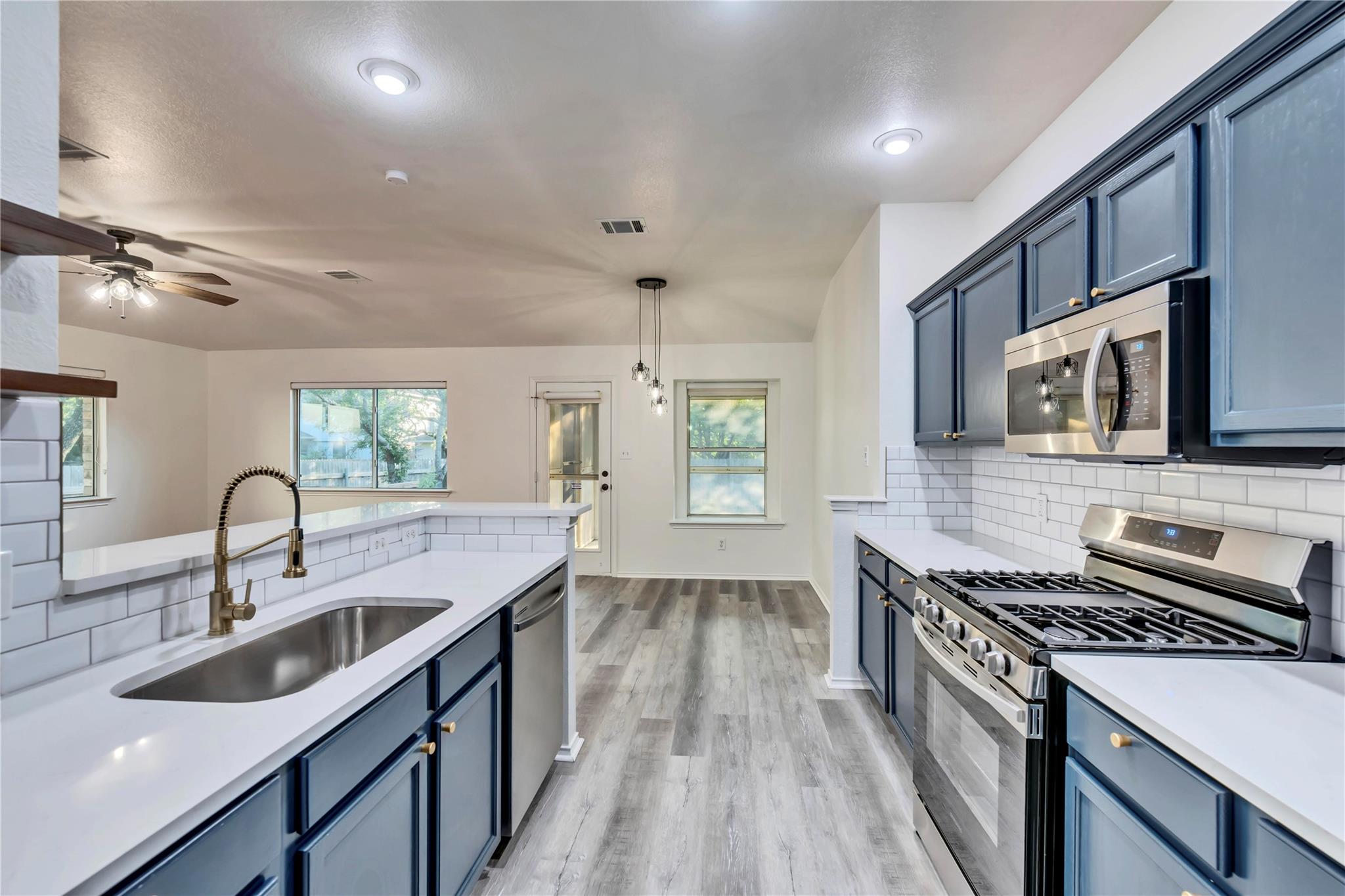 3438 Flowstone Ln Property Photo 6