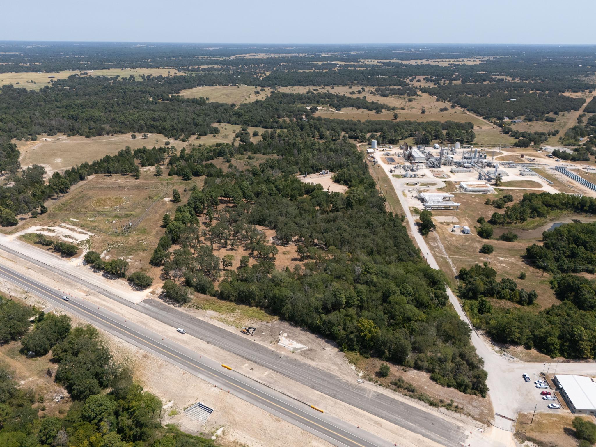 7604 N Us Highway 77 Hwy Property Photo 1