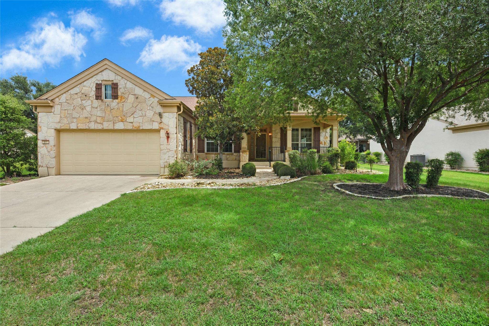 311 Rio Grande Loop Property Photo 3