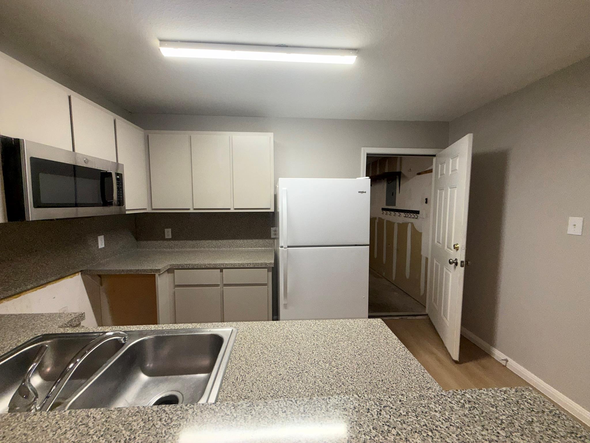 2906 Kestrel Dr #b Property Photo 10