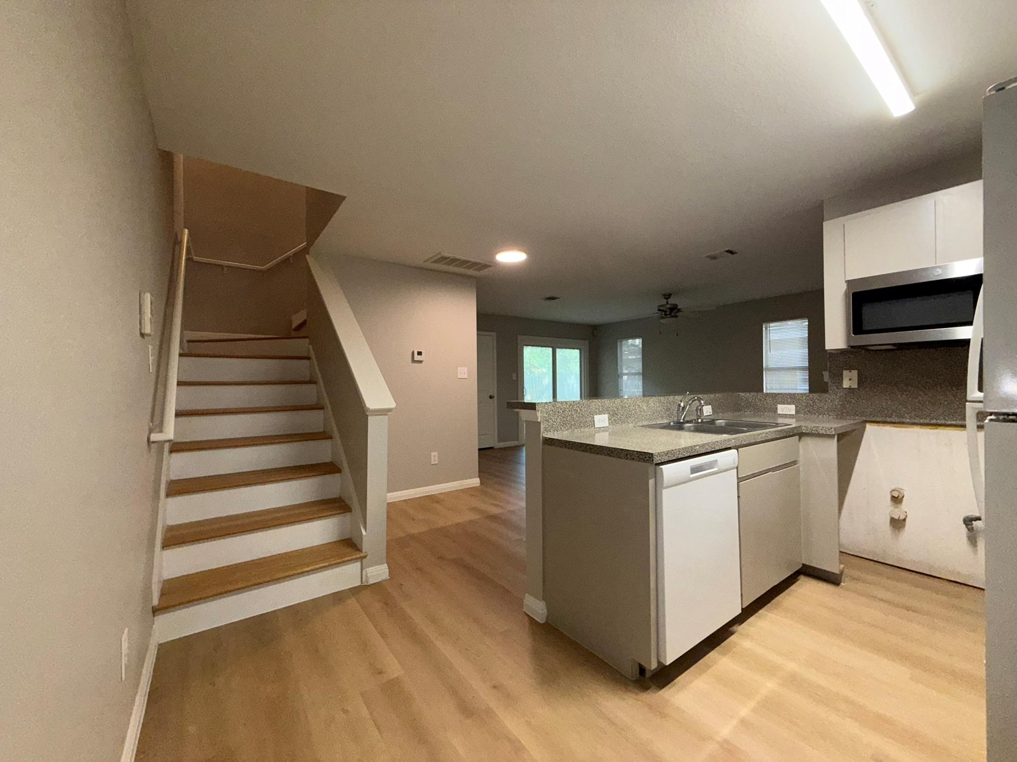 2906 Kestrel Dr #b Property Photo 11
