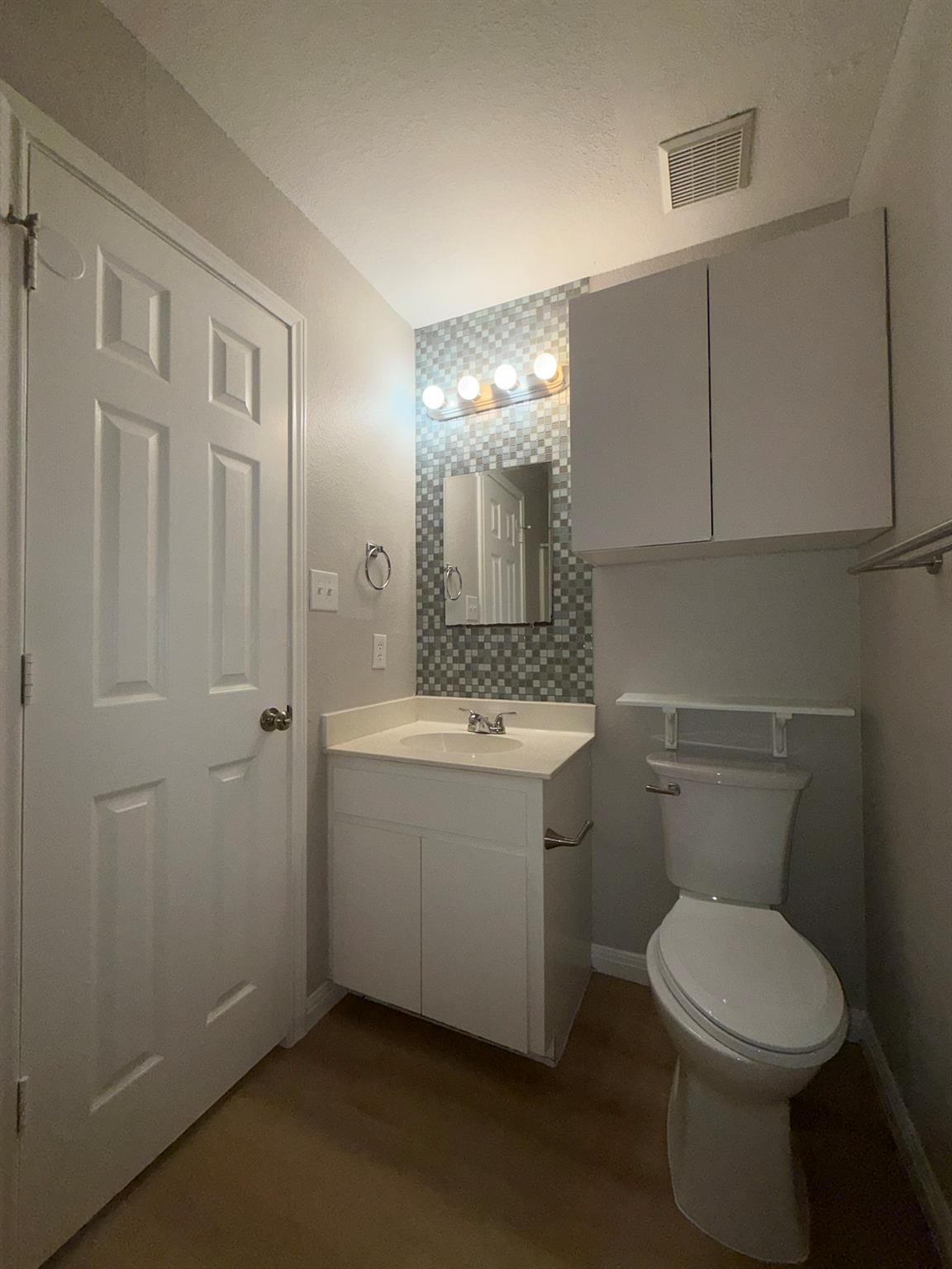 2906 Kestrel Dr #b Property Photo 18