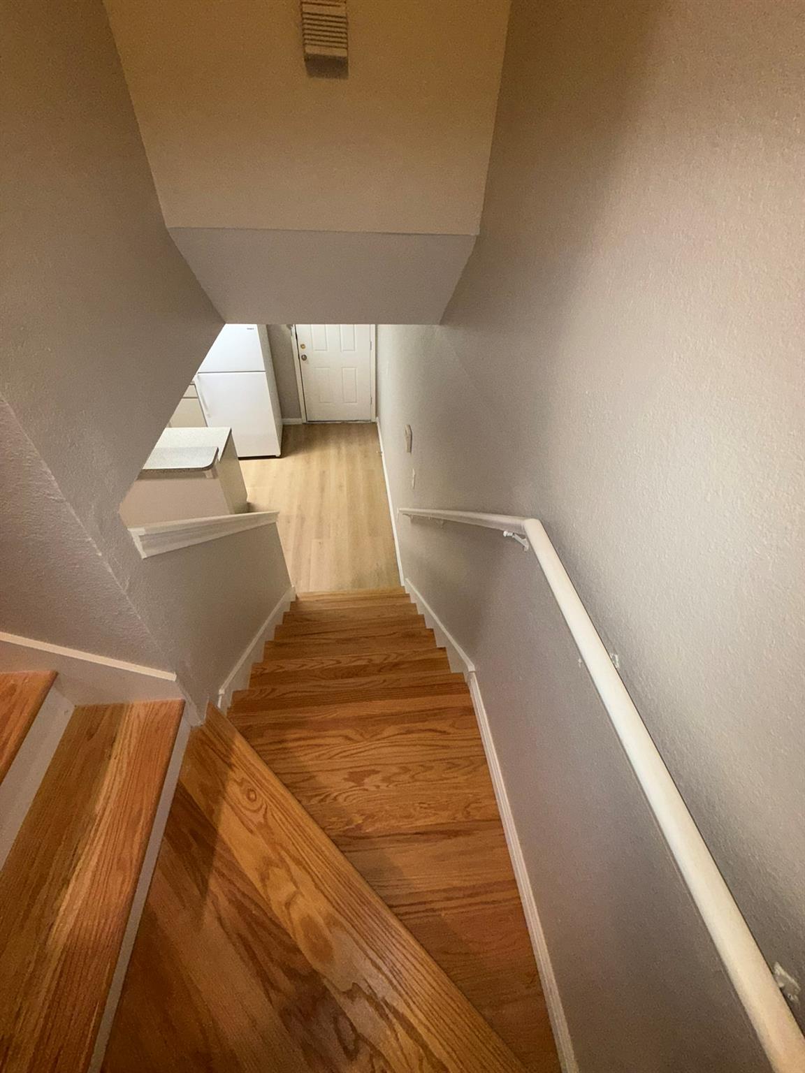 2906 Kestrel Dr #b Property Photo 20