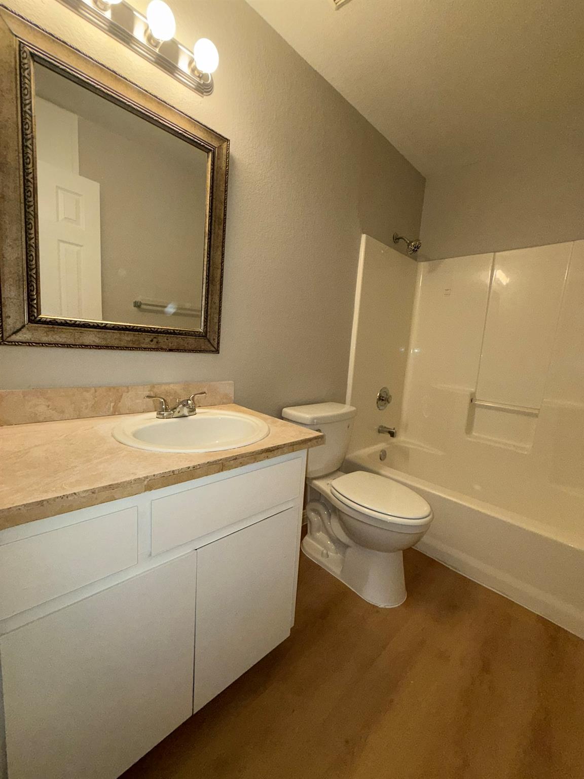 2906 Kestrel Dr #b Property Photo 24