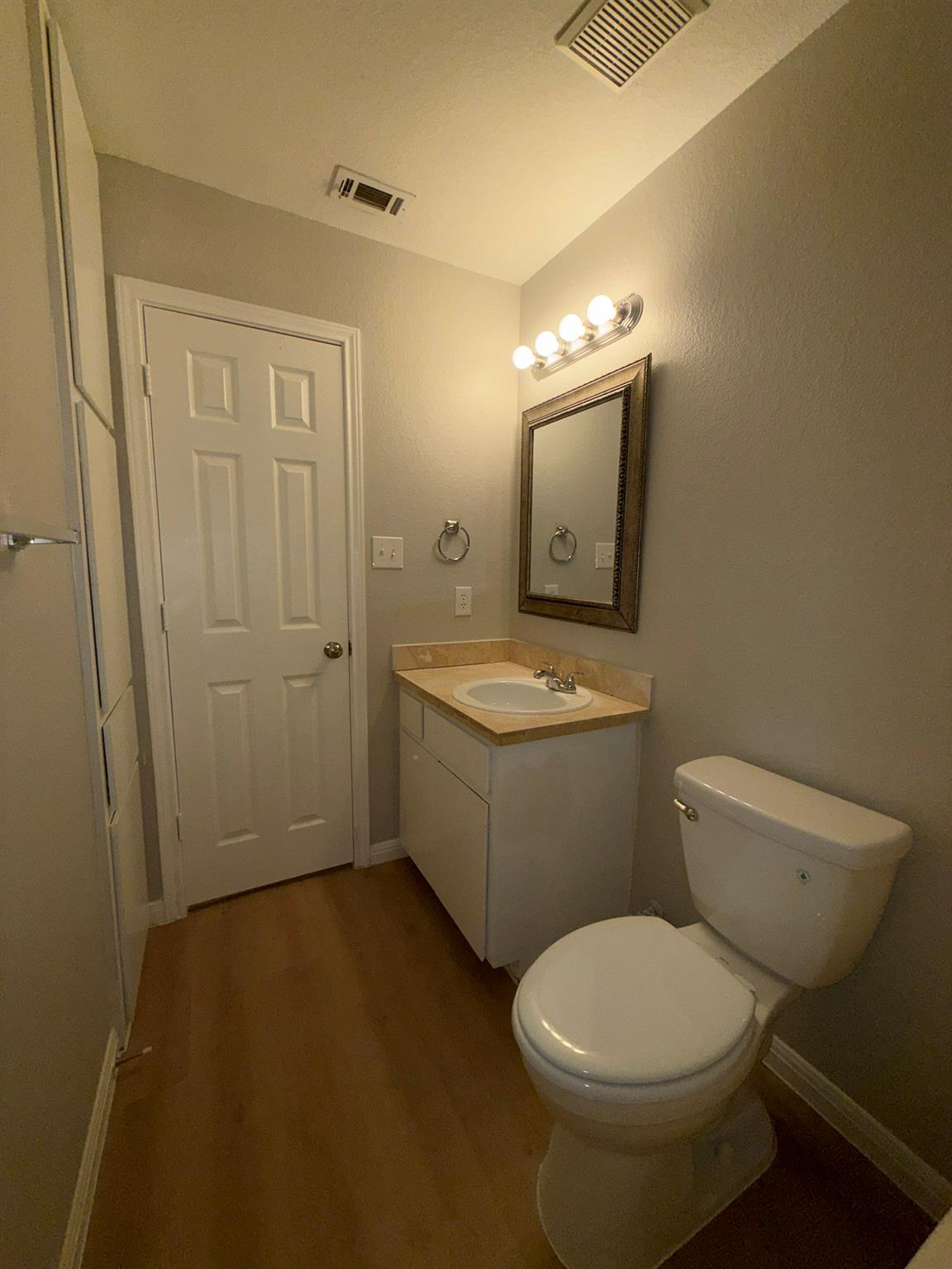 2906 Kestrel Dr #b Property Photo 25