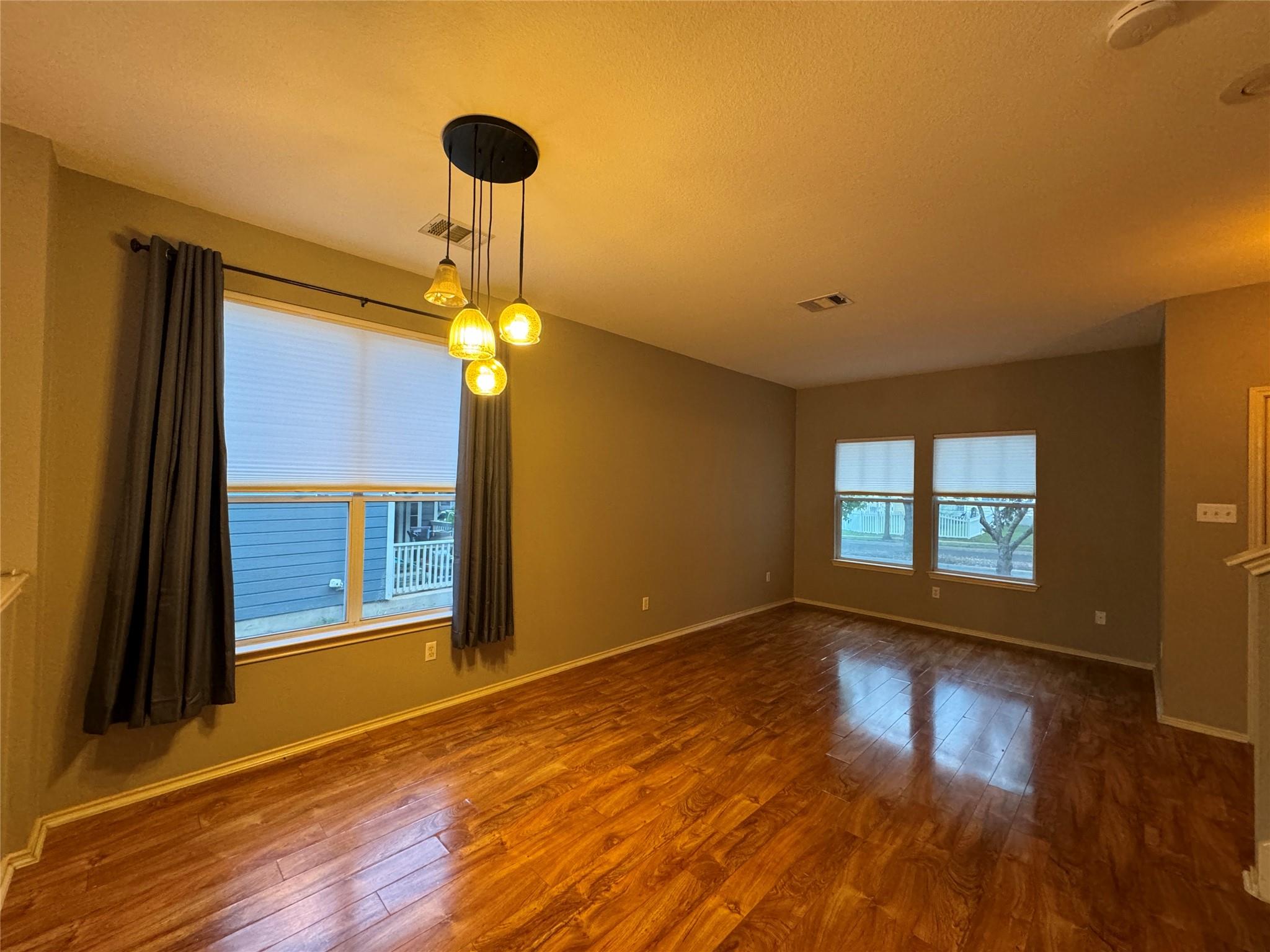 701 Sampson St Property Photo 4