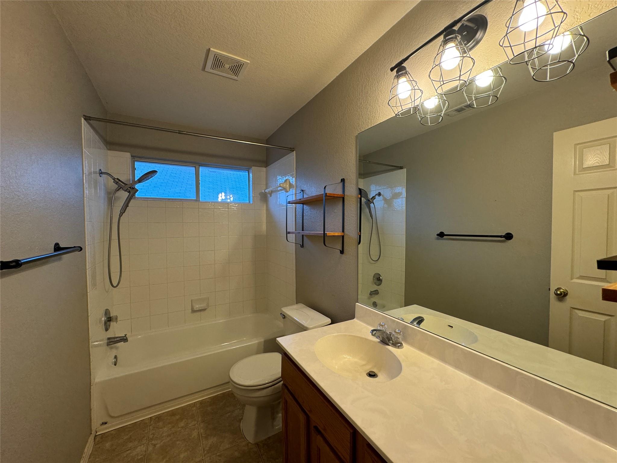 701 Sampson St Property Photo 15