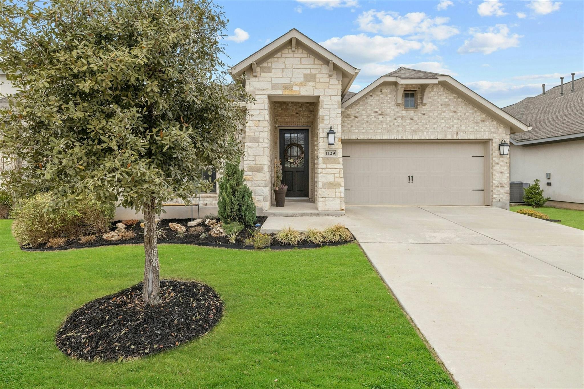 1129 Round Mountain Pass Property Photo 1