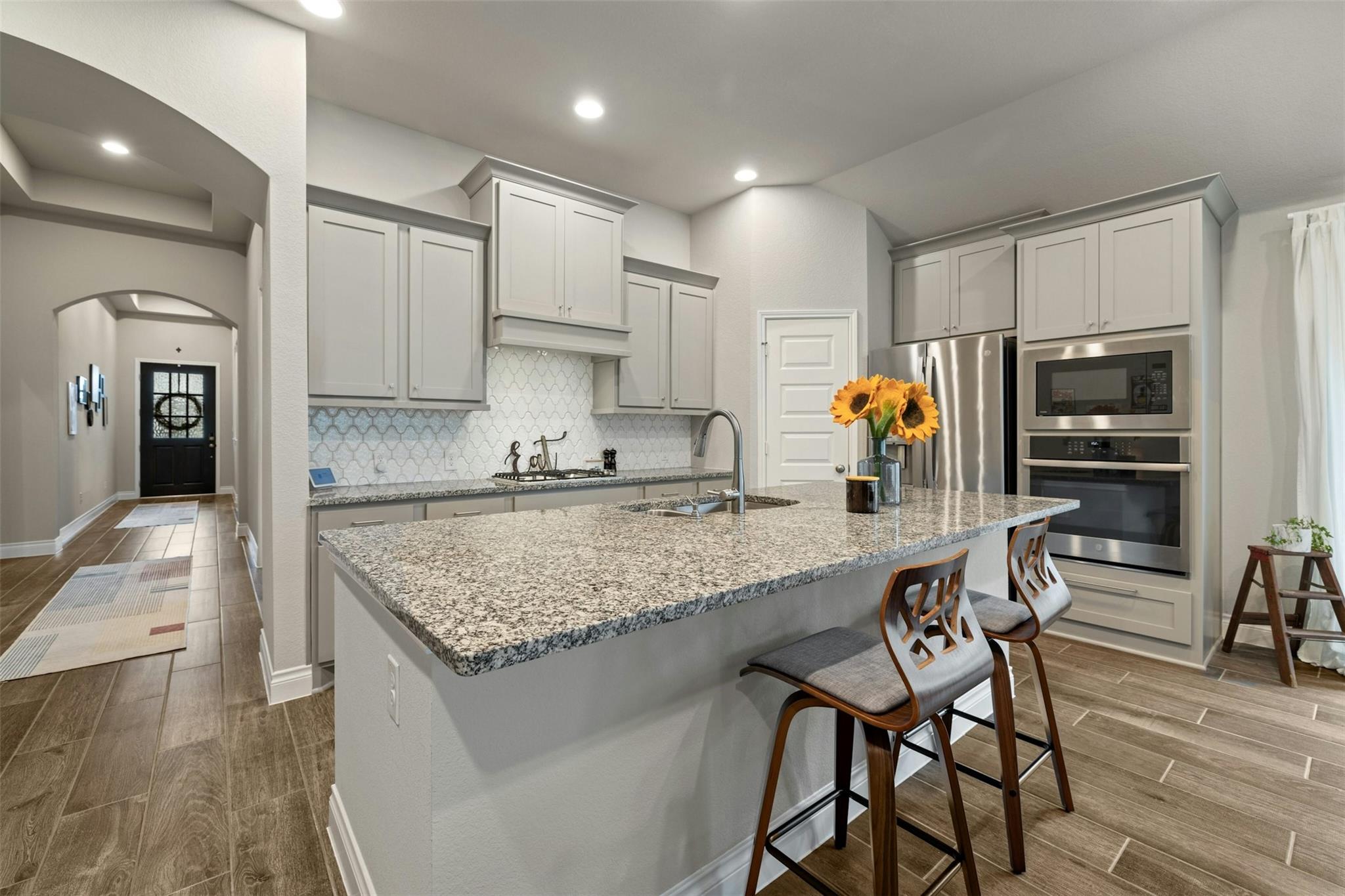 1129 Round Mountain Pass Property Photo 6
