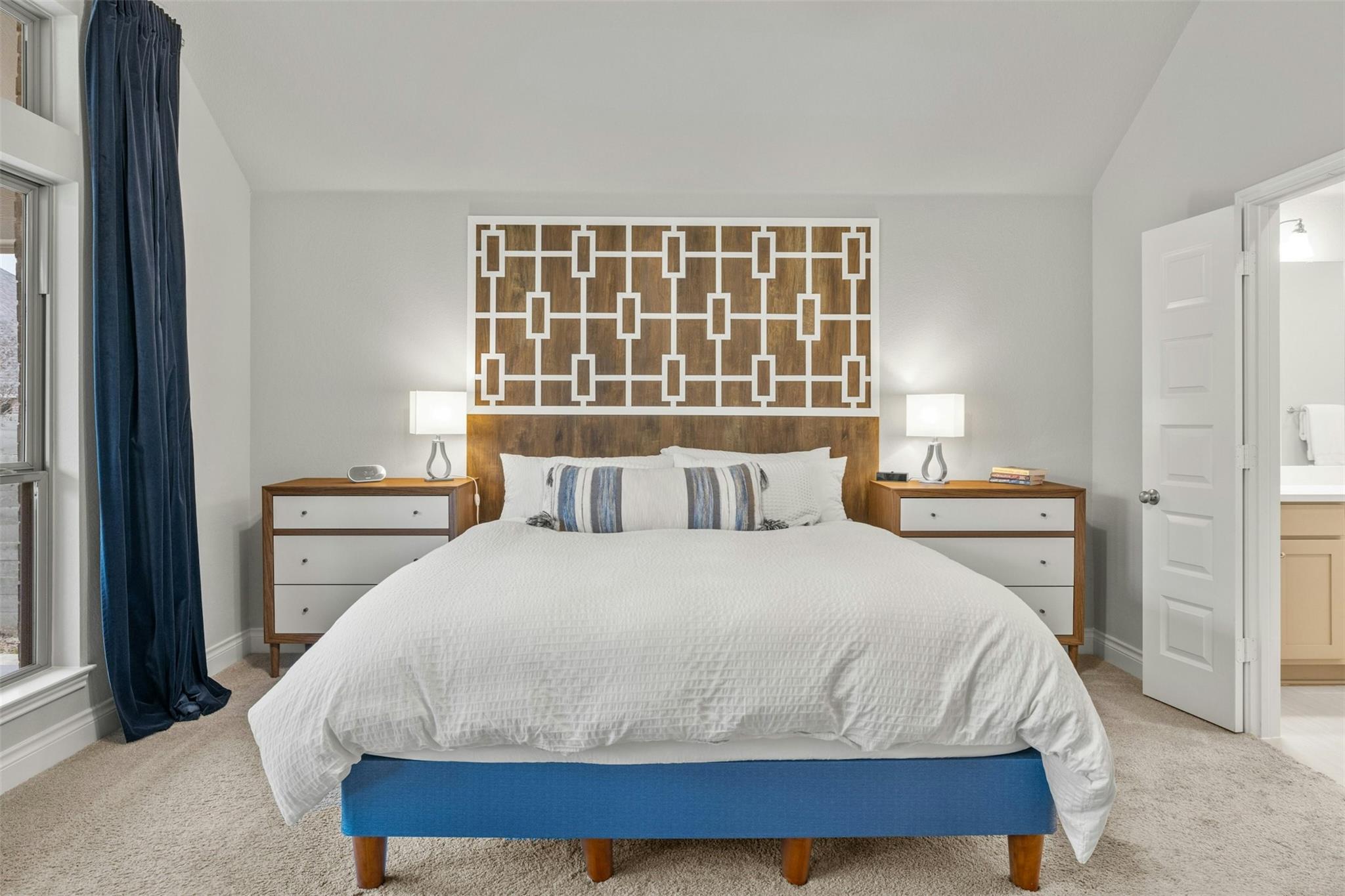 1129 Round Mountain Pass Property Photo 12