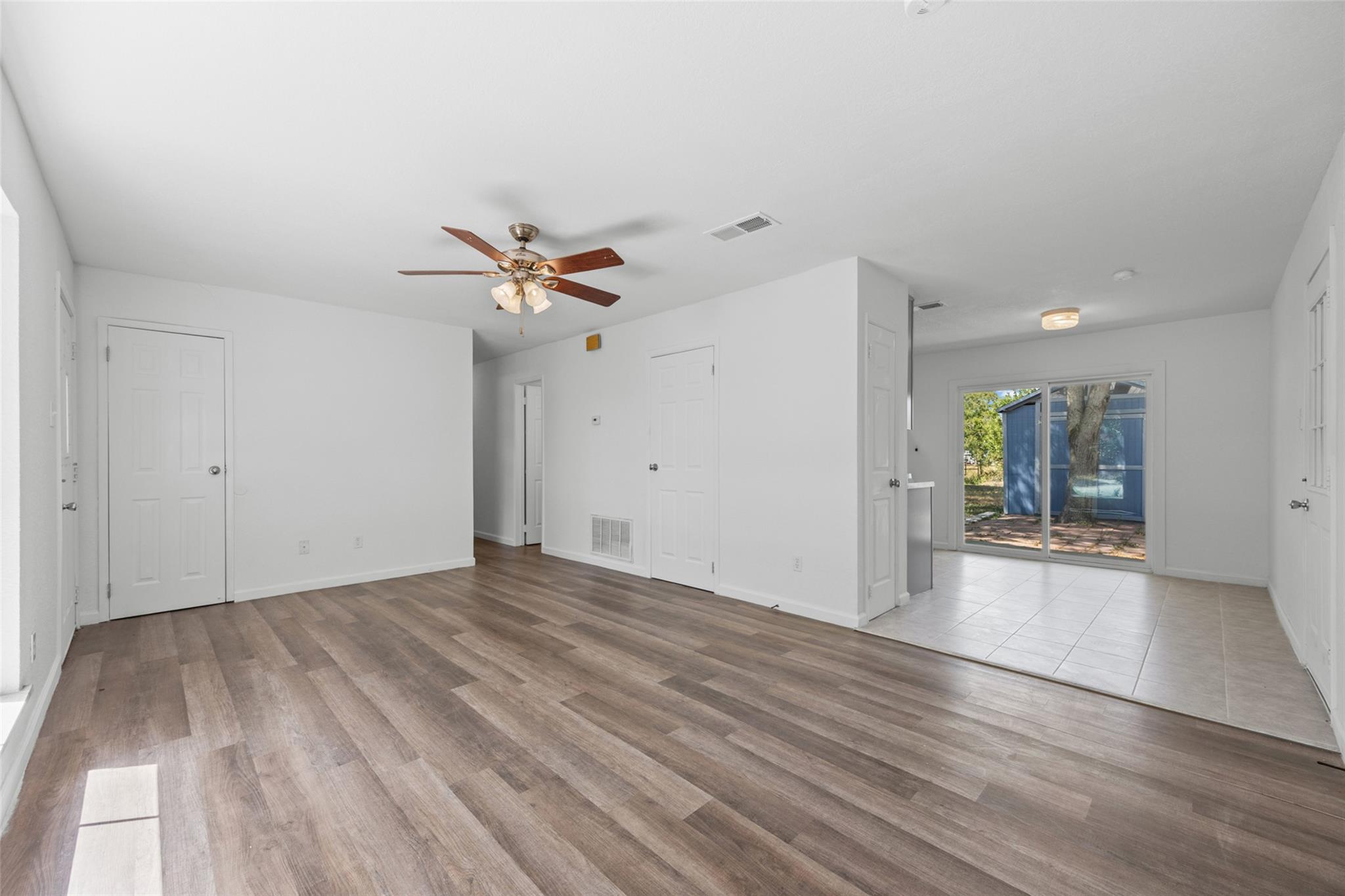 1401 Trinity St Property Photo 7