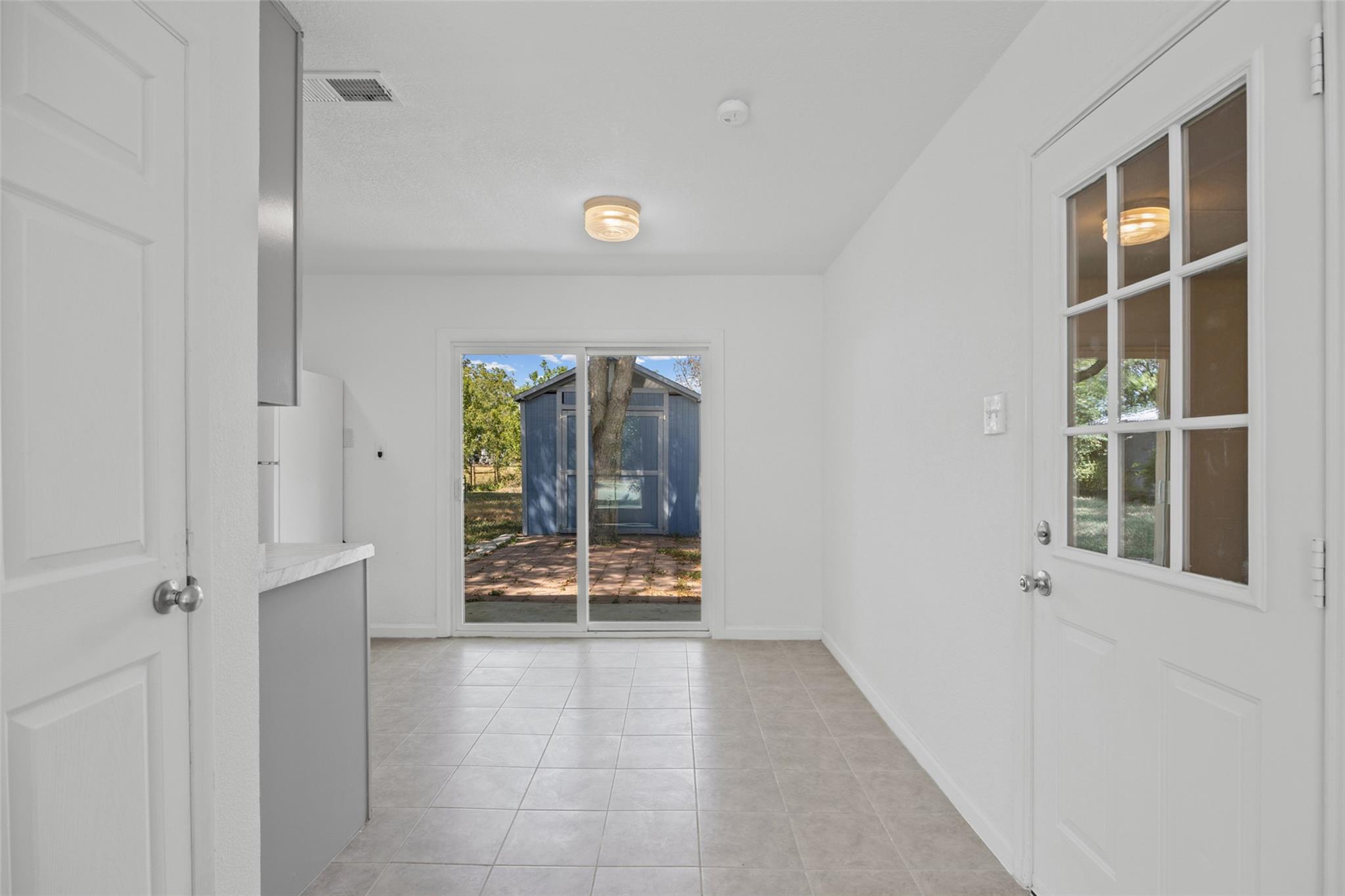 1401 Trinity St Property Photo 8