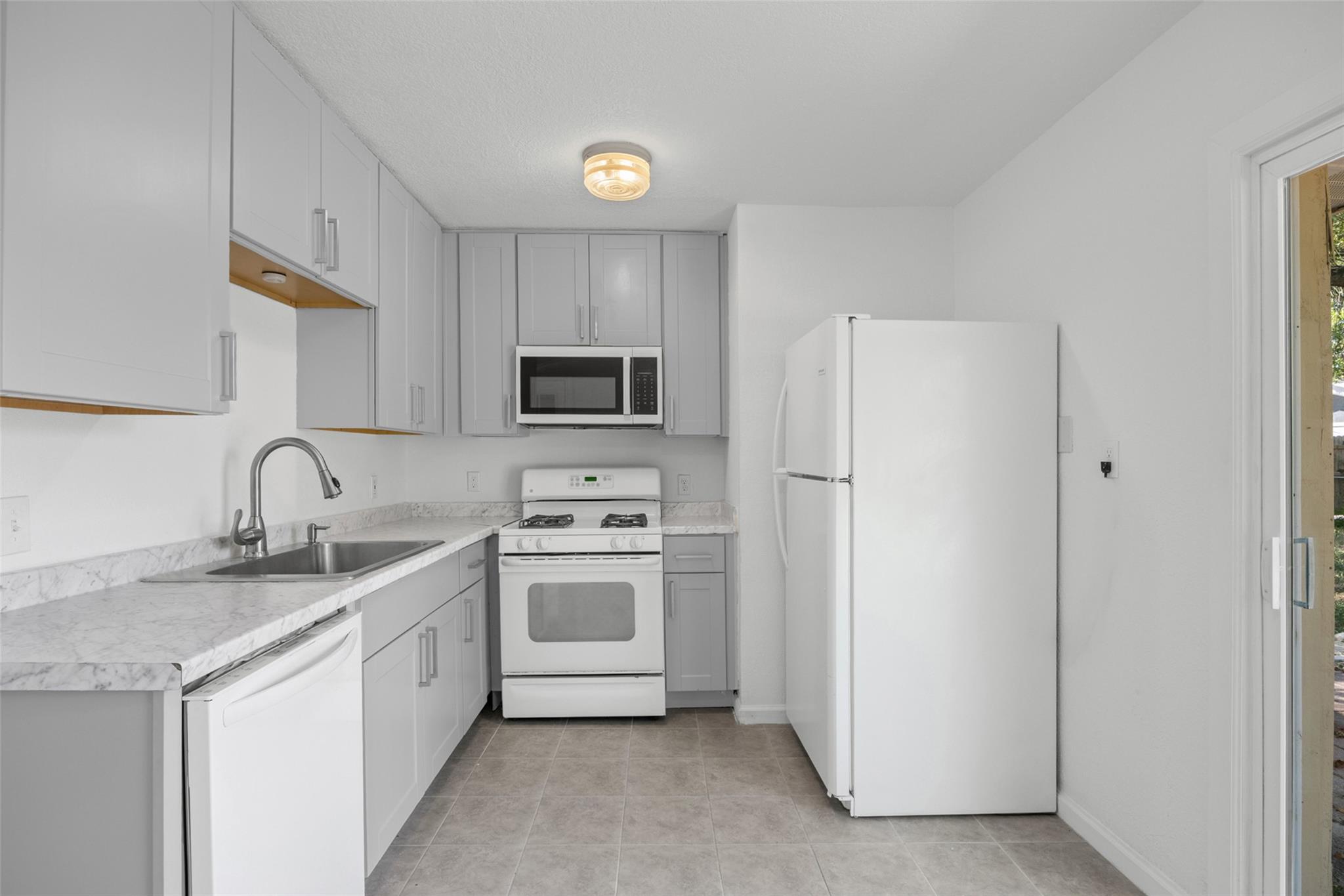 1401 Trinity St Property Photo 10