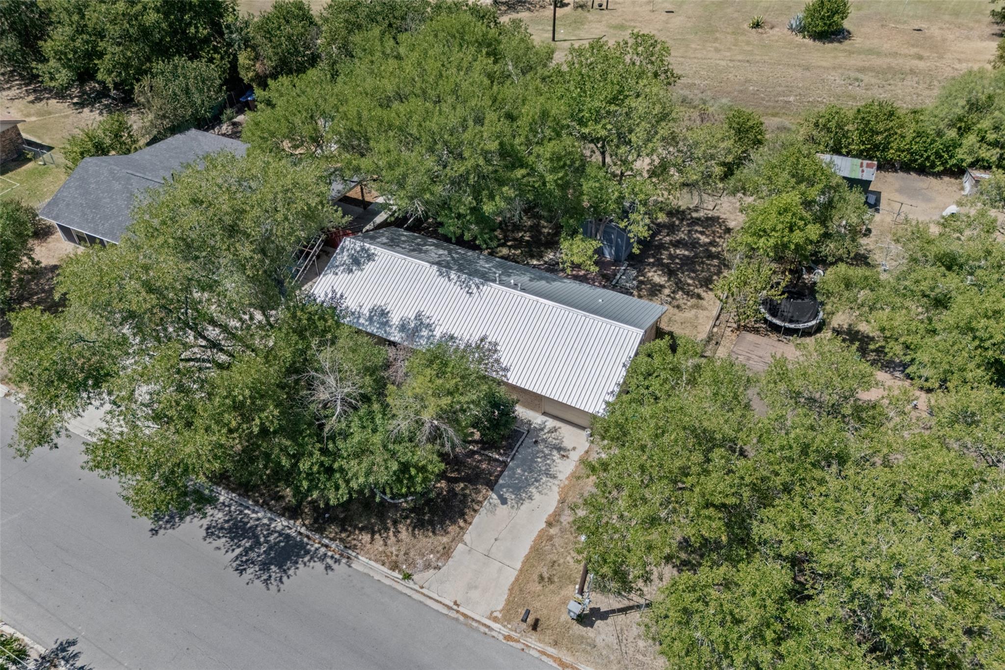 1401 Trinity St Property Photo 27