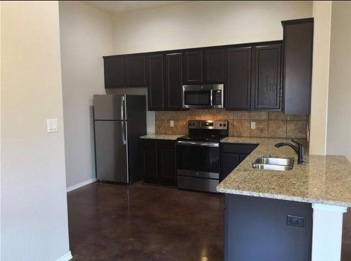 258 Joanne Loop #a & B Property Photo 2