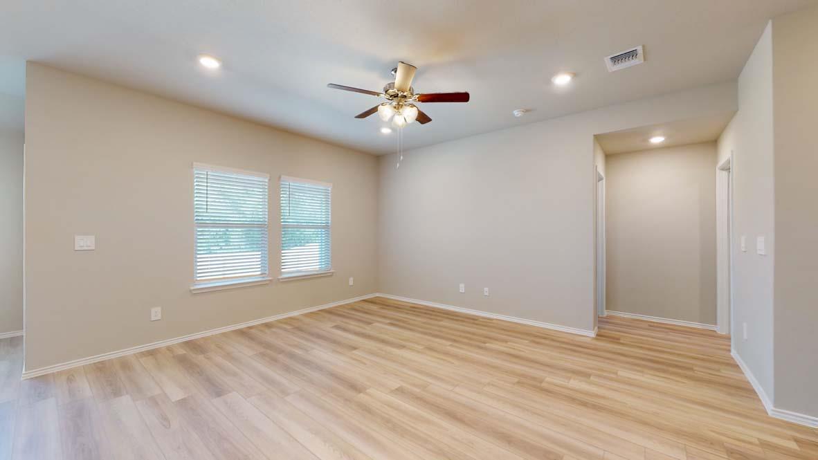 544 Hector Loop Property Photo 11