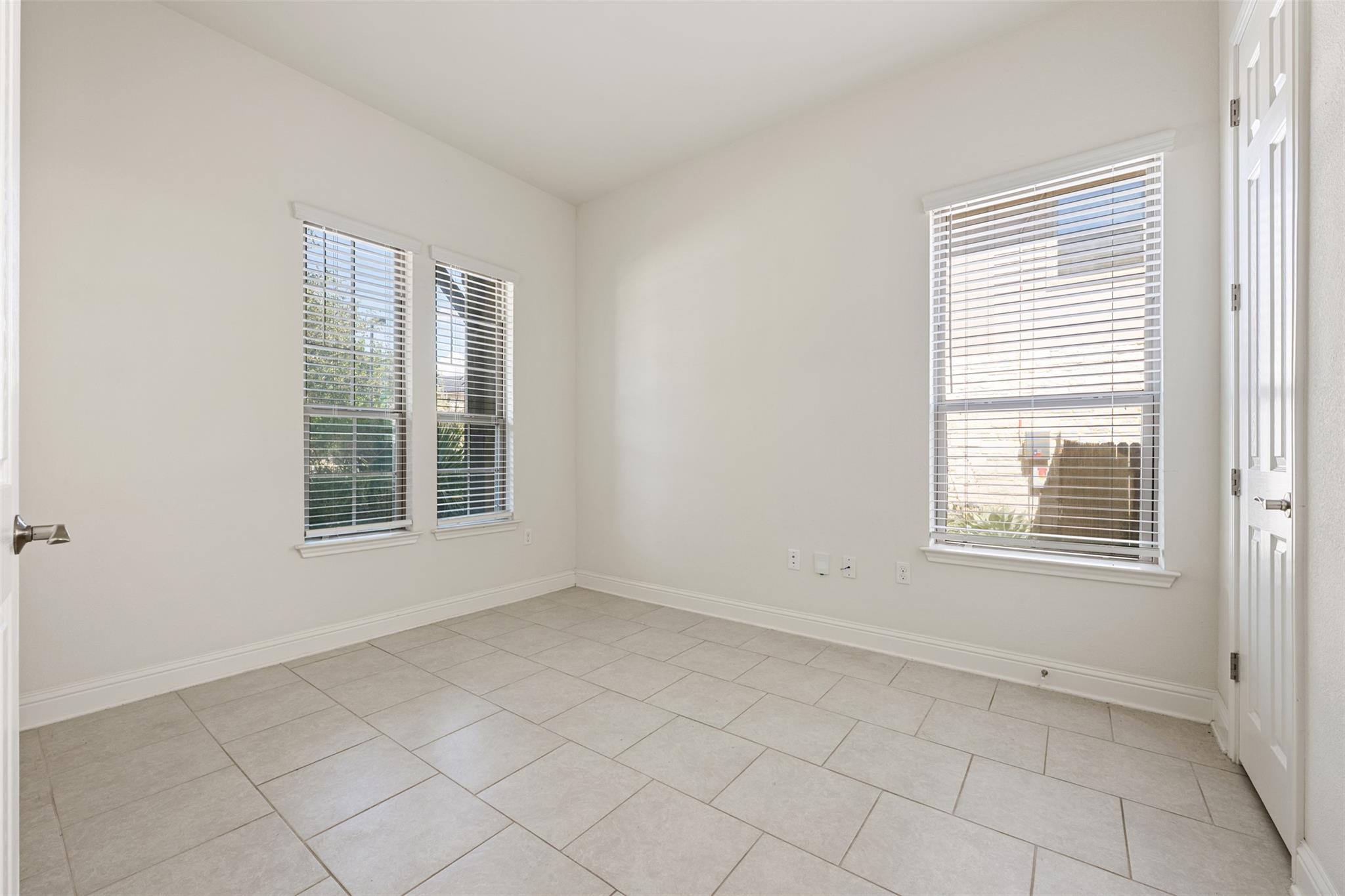 4908 Globe Mallow Dr Property Photo 5
