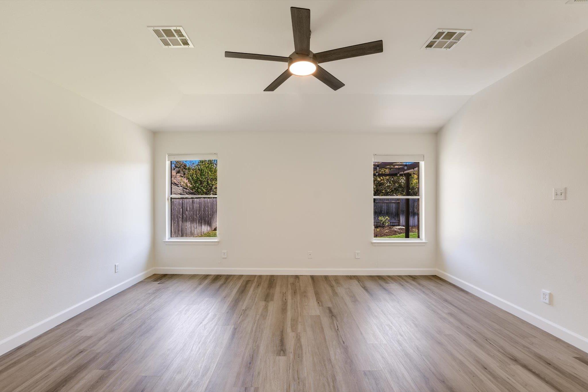 3905 Stonehenge Path Property Photo 6