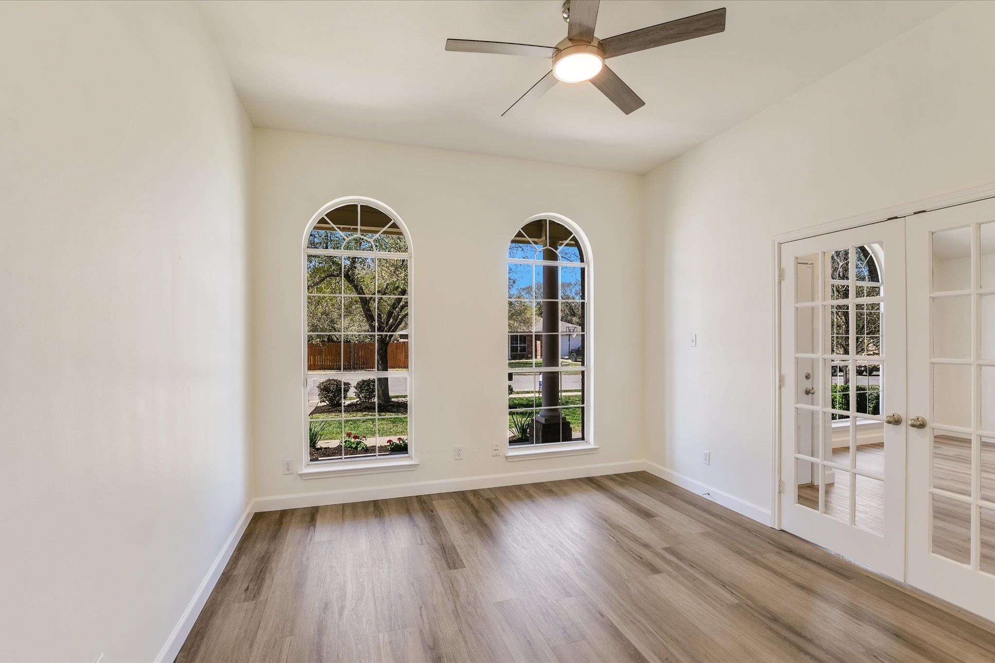 3905 Stonehenge Path Property Photo 8