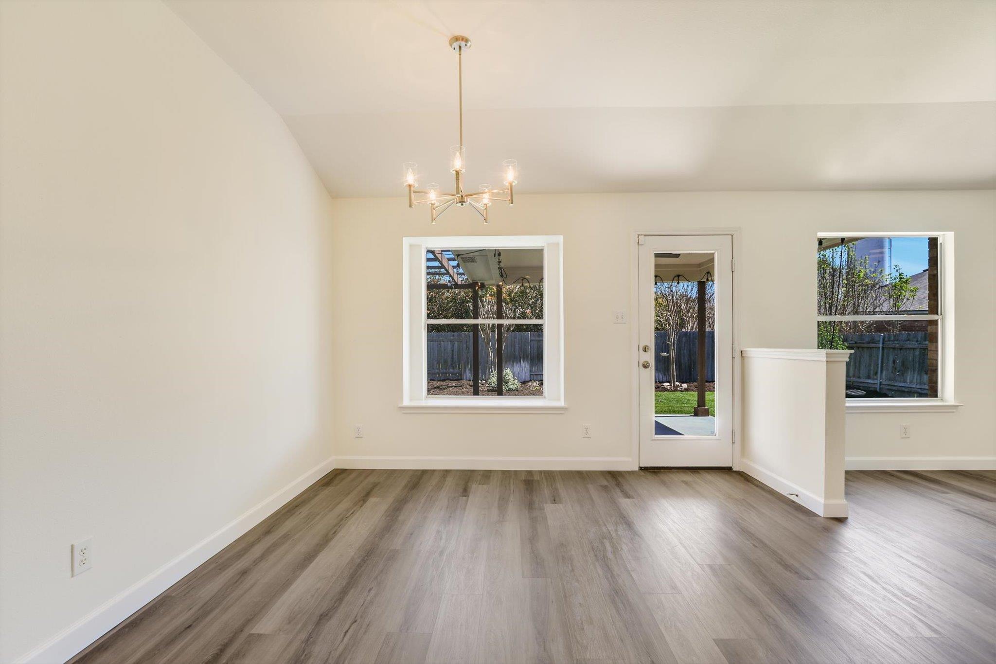 3905 Stonehenge Path Property Photo 13