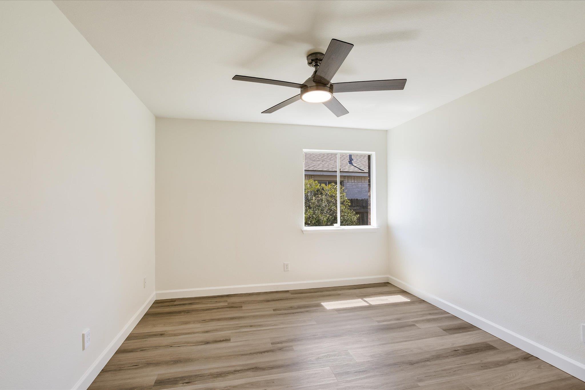 3905 Stonehenge Path Property Photo 17