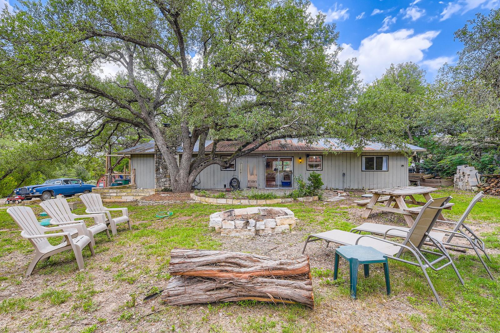 7704 Williamson Creek Dr Property Photo 1